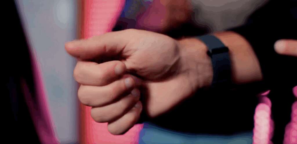 EMGリストバンドの革命